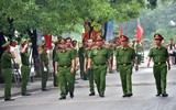 Tân nữ sỹ quan Cảnh sát Nhân dân rạng ngời ngày tốt nghiệp