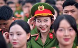 Tân nữ sỹ quan Cảnh sát Nhân dân rạng ngời ngày tốt nghiệp