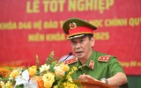 Tân nữ sỹ quan Cảnh sát Nhân dân rạng ngời ngày tốt nghiệp