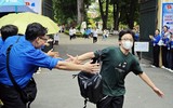 Cảm xúc trái ngược của thí sinh sau khi hoàn thành bài thi môn Toán