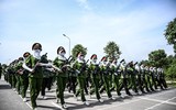 Ảnh: Nữ chiến sĩ Công an đội nắng nóng, hăng say tập luyện cho lễ diễu binh kỷ niệm 80 năm Quốc khánh