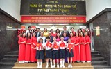 Chủ tịch Hà Nội trao quyết định cán bộ ở 3 phường, thăm hỏi người dân đến làm thủ tục hành chính