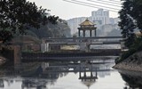 Cận cảnh đài vọng cảnh tại đập dâng đầu tiên trên sông Tô Lịch