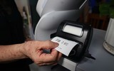 Độc đáo robot làm nhân viên AI phục vụ hành chính công tại Hà Nội