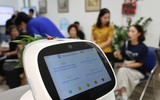 Độc đáo robot làm nhân viên AI phục vụ hành chính công tại Hà Nội