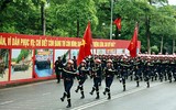 Học viện Cảnh sát nhân dân thăm hỏi, động viên nữ học viên tập luyện diễu binh, diễu hành 