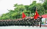 Học viện Cảnh sát nhân dân thăm hỏi, động viên nữ học viên tập luyện diễu binh, diễu hành 