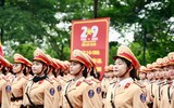 Học viện Cảnh sát nhân dân thăm hỏi, động viên nữ học viên tập luyện diễu binh, diễu hành 
