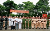 Học viện Cảnh sát nhân dân thăm hỏi, động viên nữ học viên tập luyện diễu binh, diễu hành 