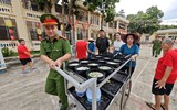 Công an Hà Nội xoa dịu nỗi đau chất độc màu da cam với nghĩa tình chạm vào trái tim