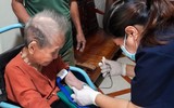 Công an Hà Nội thăm hỏi, tri ân và lấy mẫu AND của mẹ các liệt sỹ gần trăm tuổi vẫn chưa tìm thấy con