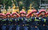 Mãn nhãn màn tổng duyệt diễu binh, diễu hành của CATP Hà Nội cho Ngày hội vì Thủ đô bình yên bên hồ Gươm