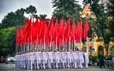Mãn nhãn màn tổng duyệt diễu binh, diễu hành của CATP Hà Nội cho Ngày hội vì Thủ đô bình yên bên hồ Gươm