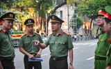 Mãn nhãn màn tổng duyệt diễu binh, diễu hành của CATP Hà Nội cho Ngày hội vì Thủ đô bình yên bên hồ Gươm