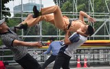 Mãn nhãn màn tổng duyệt diễu binh, diễu hành của CATP Hà Nội cho Ngày hội vì Thủ đô bình yên bên hồ Gươm
