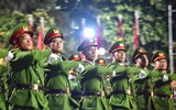 Mãn nhãn màn tổng duyệt diễu binh, diễu hành của CATP Hà Nội cho Ngày hội vì Thủ đô bình yên bên hồ Gươm