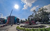 Cận cảnh công trường chỉnh trang, khôi phục kiến trúc gốc nhà hàng hơn 65 tuổi bên hồ Gươm