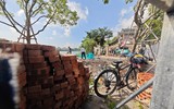 Cận cảnh công trường chỉnh trang, khôi phục kiến trúc gốc nhà hàng hơn 65 tuổi bên hồ Gươm