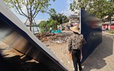 Cận cảnh công trường chỉnh trang, khôi phục kiến trúc gốc nhà hàng hơn 65 tuổi bên hồ Gươm
