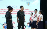 Cảnh sát cơ động Hà Nội hướng dẫn học sinh tiểu học kỹ năng phòng chống bạo lực học đường