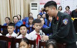 Cảnh sát cơ động Hà Nội hướng dẫn học sinh tiểu học kỹ năng phòng chống bạo lực học đường
