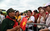 Hình ảnh ấn tượng tình cảm ấm áp quân với dân ở giữa lòng Thủ đô