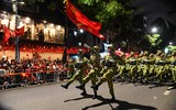 Hình ảnh ấn tượng tình cảm ấm áp quân với dân ở giữa lòng Thủ đô