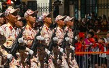 Hình ảnh ấn tượng tình cảm ấm áp quân với dân ở giữa lòng Thủ đô