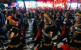 Hình ảnh cận cảnh ấn tượng đoàn quân diễu binh, diễu hành đi giữa phố phường Hà Nội