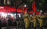 Hình ảnh cận cảnh ấn tượng đoàn quân diễu binh, diễu hành đi giữa phố phường Hà Nội