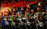 Hình ảnh cận cảnh ấn tượng đoàn quân diễu binh, diễu hành đi giữa phố phường Hà Nội