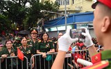 Công an Hà Nội dùng xe chuyên dụng, mở 