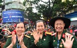 Công an Hà Nội dùng xe chuyên dụng, mở 