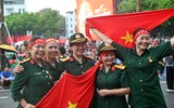 Công an Hà Nội dùng xe chuyên dụng, mở 