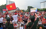 Công an Hà Nội dùng xe chuyên dụng, mở 
