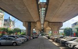 Cập nhật hình ảnh trái ngược của các bãi trông giữ xe dưới gầm cầu ở Hà Nội