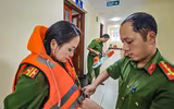 Theo chân Công an Thủ đô đi tuần tra dọc sông Hồng chủ động ứng phó siêu bão Ragasa 