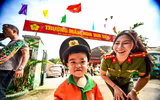 Công an Thủ đô mang Trung thu sẻ chia tới các em nhỏ vùng trung du Phú Thọ