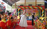 Công an Thủ đô mang Trung thu sẻ chia tới các em nhỏ vùng trung du Phú Thọ