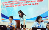Cận cảnh xe tiếp nhận thủ tục hành chính lưu động đầu tiên hoạt động ở Hà Nội