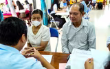 Cận cảnh xe tiếp nhận thủ tục hành chính lưu động đầu tiên hoạt động ở Hà Nội