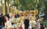 Giới trẻ nườm nượp đến phố Phan Đình Phùng chụp ảnh lưu niệm ngày nghỉ lễ