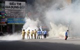 Diễn tập chữa cháy lớn...bắt nguồn từ cửa hàng xe máy