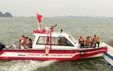 Khẩn cấp tìm kiếm du khách bị lật tàu ở Hạ Long, nhiều người tử vong