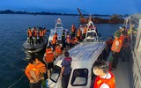 Khẩn cấp tìm kiếm du khách bị lật tàu ở Hạ Long, nhiều người tử vong