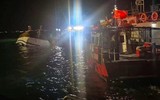 Khẩn cấp tìm kiếm du khách bị lật tàu ở Hạ Long, nhiều người tử vong