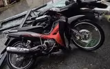 Hàng loạt ô tô bị đè bẹp, móp méo do bão Bualoi