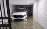 Hà Nội: Hàng loạt tuyến phố ngập sâu do mưa lớn