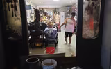 Hà Nội: Hàng loạt tuyến phố ngập sâu do mưa lớn