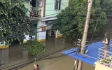 Toàn cảnh Thái Nguyên chìm trong biển nước, người dân bất lực nhìn tài sản trôi theo dòng nước